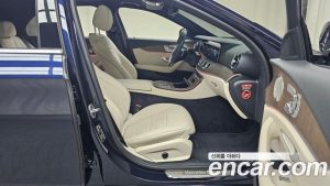 Mercedes-Benz E-Class E220d 4MATIC Exclusive 2023 года из Южной Кореи