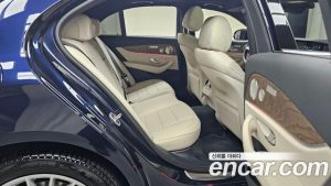 Mercedes-Benz E-Class E220d 4MATIC Exclusive 2023 года из Южной Кореи