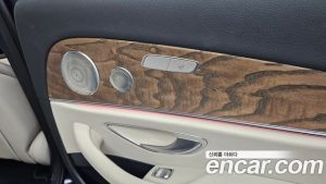 Mercedes-Benz E-Class E220d 4MATIC Exclusive 2023 года из Южной Кореи