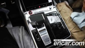 Audi RSQ8 4.0 TFSI 4WD Performance 2025 года из Южной Кореи