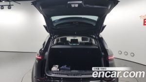 Land Rover Range Rover Evoque P250 Dynamic SE 2024 года из Южной Кореи