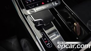 Audi Q8 50 TDI 4WD Premium 2023 года из Южной Кореи