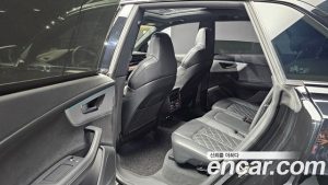 Audi Q8 50 TDI 4WD Premium 2023 года из Южной Кореи