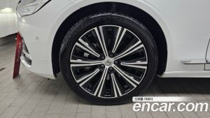 Volvo S90 B5 ULTIMATE Bright 2024 года из Южной Кореи