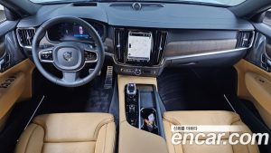 Volvo S90 B5 ULTIMATE Bright 2024 года из Южной Кореи