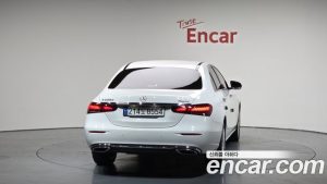Mercedes-Benz E-Class E220d 4MATIC Exclusive 2023 года из Южной Кореи