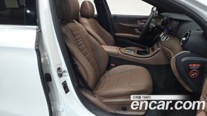 Mercedes-Benz E-Class E220d 4MATIC Exclusive 2023 года из Южной Кореи