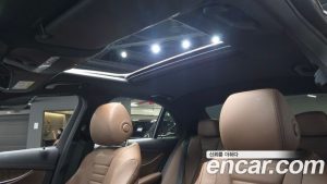 Mercedes-Benz E-Class E220d 4MATIC Exclusive 2023 года из Южной Кореи