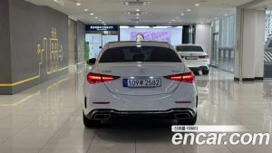 Mercedes-Benz C-Class C300 4MATIC AMG Line 2023 года из Южной Кореи