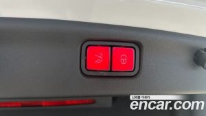Mercedes-Benz C-Class C300 4MATIC AMG Line 2023 года из Южной Кореи