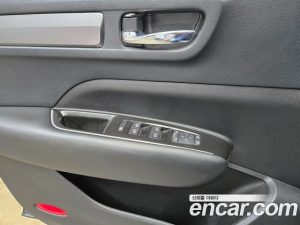 Renault-KoreaSamsung QM6 Quest 2.0 LPe Business 2WD 2024 года из Южной Кореи