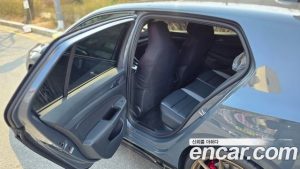 Volkswagen Golf 2.0 GTI 2024 года из Южной Кореи