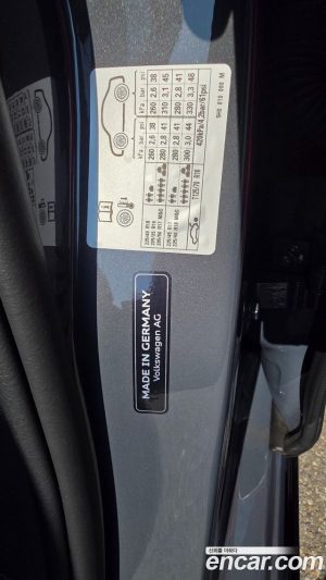 Volkswagen Golf 2.0 GTI 2024 года из Южной Кореи