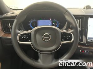 Volvo XC60 T8 Ultra Bright 2025 года из Южной Кореи