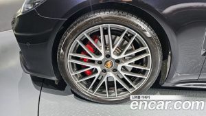 Porsche Panamera 4.0 GTS 2023 года из Южной Кореи