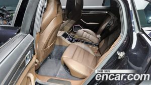 Porsche Panamera 4.0 GTS 2023 года из Южной Кореи