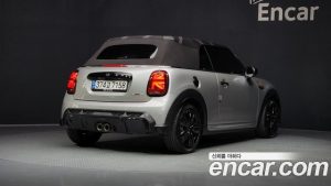 Mini Cooper Convertible JCW 2024 года из Южной Кореи