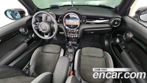 Mini Cooper Convertible JCW 2024 года из Южной Кореи