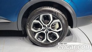 Renault-KoreaSamsung XM3 1.6 E-TECH Inspire 2023 года из Южной Кореи