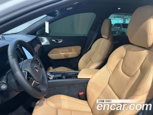 Volvo XC60 T8 Ultra Bright 2025 года из Южной Кореи