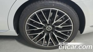 Mercedes-Benz S-Class S580L 4MATIC 2024 года из Южной Кореи