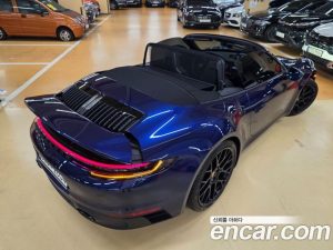 Porsche 911 CARRERA 4 GTS Cabriolet 2024 года из Южной Кореи