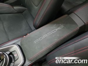 Porsche 911 CARRERA 4 GTS Cabriolet 2024 года из Южной Кореи
