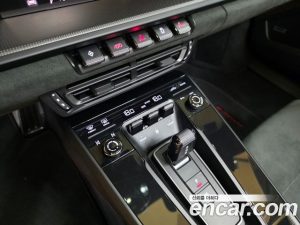 Porsche 911 CARRERA 4 GTS Cabriolet 2024 года из Южной Кореи