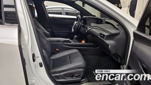 Lexus UX 2WD 2022 года из Южной Кореи