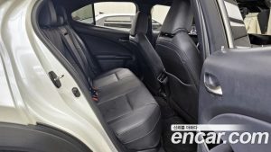 Lexus UX 2WD 2022 года из Южной Кореи