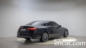 Mercedes-Benz C-Class C300 4MATIC AMG Line 2023 года из Южной Кореи