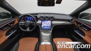 Mercedes-Benz C-Class C300 4MATIC AMG Line 2023 года из Южной Кореи