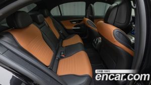 Mercedes-Benz C-Class C300 4MATIC AMG Line 2023 года из Южной Кореи