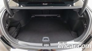Mercedes-Benz C-Class C300 4MATIC AMG Line 2023 года из Южной Кореи