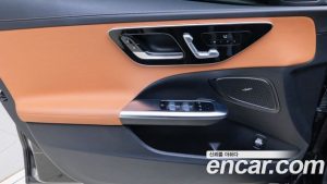 Mercedes-Benz C-Class C300 4MATIC AMG Line 2023 года из Южной Кореи