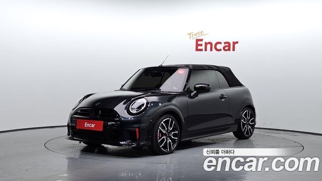 Mini Cooper Convertible JCW 2025 года из Кореи