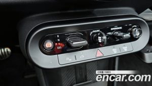 Mini Cooper Convertible JCW 2025 года из Южной Кореи