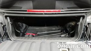 Mini Cooper Convertible JCW 2025 года из Южной Кореи
