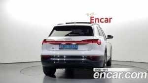 Audi Q8 e-tron 55 4WD 2024 года из Южной Кореи