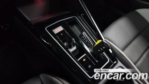 Volkswagen Golf 2.0 GTI 2024 года из Южной Кореи