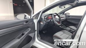 Volkswagen Golf 2.0 GTI 2024 года из Южной Кореи
