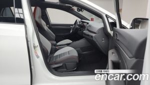 Volkswagen Golf 2.0 GTI 2024 года из Южной Кореи