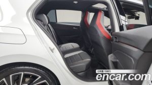 Volkswagen Golf 2.0 GTI 2024 года из Южной Кореи