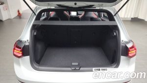 Volkswagen Golf 2.0 GTI 2024 года из Южной Кореи