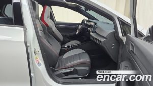 Volkswagen Golf 2.0 GTI 2024 года из Южной Кореи