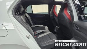 Volkswagen Golf 2.0 GTI 2024 года из Южной Кореи