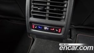 Volkswagen Golf 2.0 GTI 2024 года из Южной Кореи