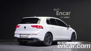 Volkswagen Golf 2.0 GTI 2024 года из Южной Кореи