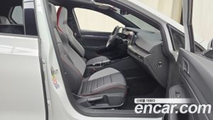 Volkswagen Golf 2.0 GTI 2024 года из Южной Кореи