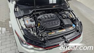 Volkswagen Golf 2.0 GTI 2024 года из Южной Кореи
